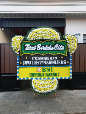 Papan Bunga Duka di Teluk Pandan