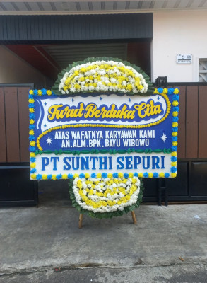 Papan Bunga Duka di Teluk Pandan